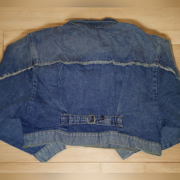Free People, Bedford, Cropped, Distressed Denim Jean Jacket, Blue, Size Small - Picture 4 of 4